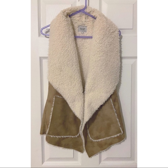Shearling Vest - Picture 2 of 6